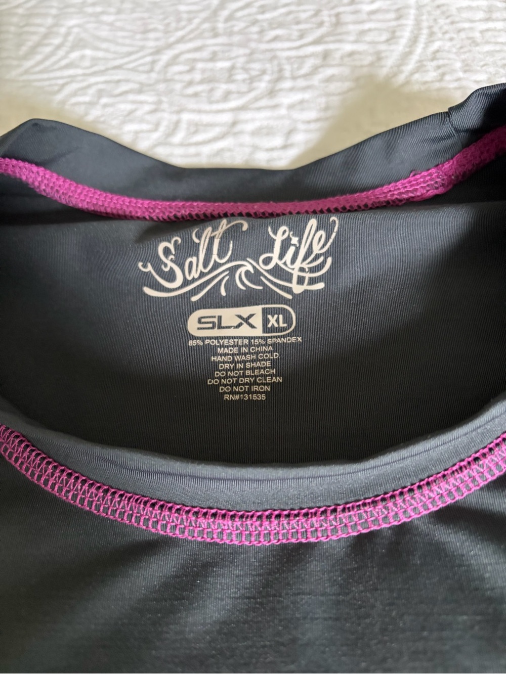 Salt Life Women’s Black & White Long Sleeve Rash Guard with Pink Logo - Picture 2 of 4